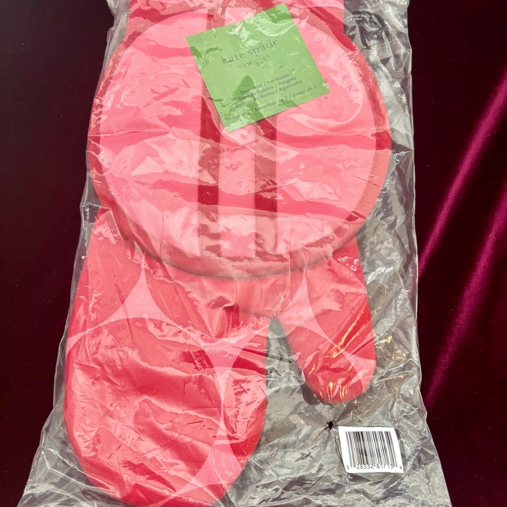 Kate Spade New York Joy Dot NWT Oven Mitt Pot Grabber Pot Holder Set Red Pink